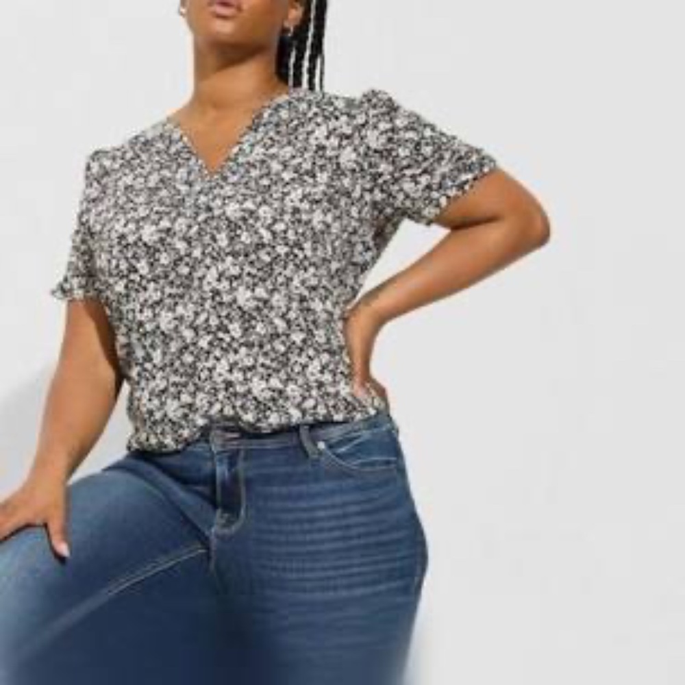 Torrid Torrid Ruched Sleeve Floral Harper Blouse Size 6X